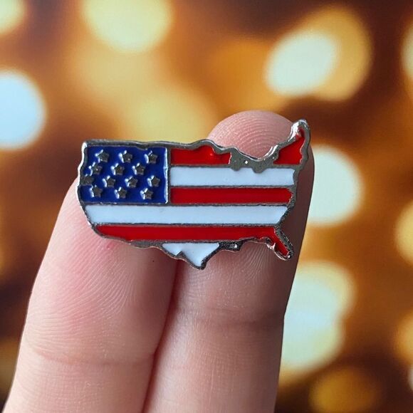 USA Flag Country Enamel Pin/ Brooch Lapel - Picture 1 of 6